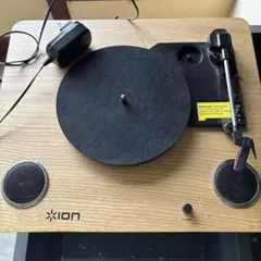 通電確認済み。ポータブルプレイヤー。ジャンク。針つき。内蔵アンプ。