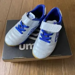 umbro フットサルシューズ ホワイト/ブルー