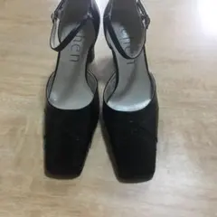 未使用自宅保存★黒tehenストラップパンプス