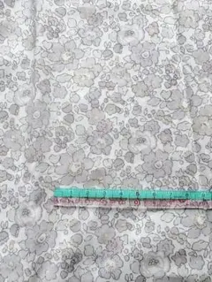 タナローン　リバティ　ベッツィ　縮小　グレー系