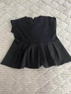 黒ティーシャツ