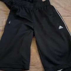 adidas ブラックショートパンツ ストライプ