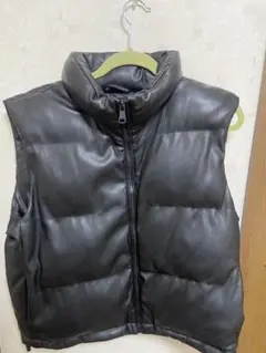 ブラック ダウンベスト