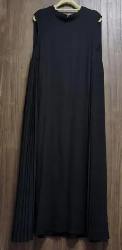 プラステ　ポンチサイドプリーツワンピース