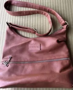 ピンク ショルダーバッグ 合成皮革製