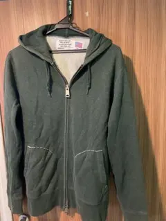 ダークグリーン