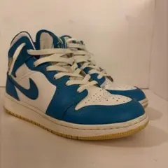 NIKE AIR JORDAN 1 MID ブルー ホワイトのサムネイル