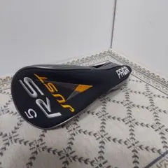 Item thumbnail for item ca8cb4cc-5f46-4f99-8f01-ad32229196b3