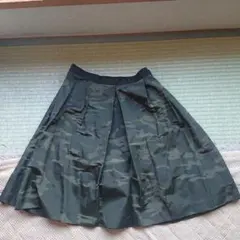 カモフラージュ柄 フレアスカート ひざ丈のサムネイル