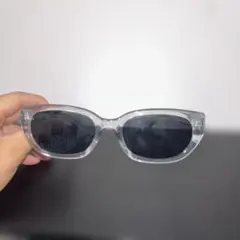 クリアフレーム ブラックレンズ サングラス