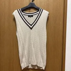 COMME CA ISM ベージュ Vネックノースリーブニットベスト