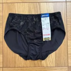 刺繍入りブラックショーツ Mのサムネイル