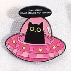 ピンバッジ】UFOに連れ去られる黒猫さん ＊ キャトるミューティ 
