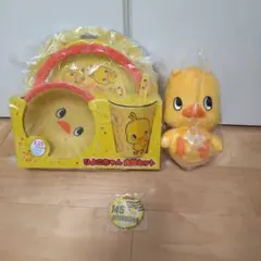 日清チキンラーメンひよこちゃん ぬいぐるみ・食器セット・阪神タイガース缶バッジ