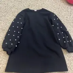 黒いチュニック　パール装飾付き　7y