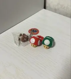 キノピオ指輪2種　クリボーキーホルダーセット