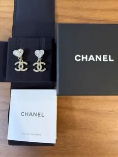 CHANEL ハート型 CCロゴ ピアス