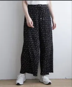ドット柄 黒 ワイドパンツ 紐付き