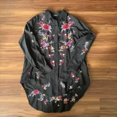 ZARA WOMAN 花柄刺繍 長袖シャツ ブラックのサムネイル