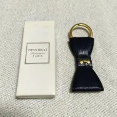 ニナリッチ　レザーキーホルダー　ネイビーのサムネイル