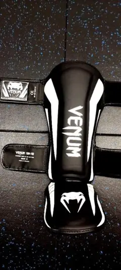 Venum レッグガード　サイズM