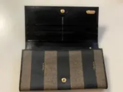 ★FENDIフェンディ＊美品！定番ペカン柄 二つ折り長財布
