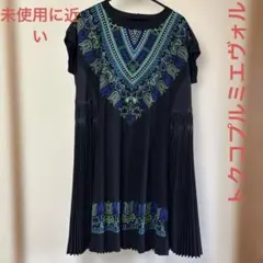 【未使用に近い】✨トクコプルミエヴォル✨刺繍とプリーツ異素材で高級感チュニック❣️のサムネイル