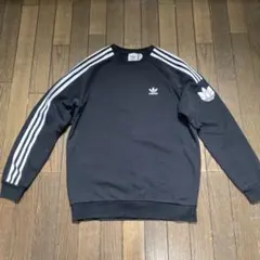 adidas メンズ　トレーナー　黒のサムネイル