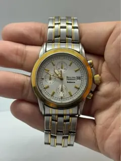 B6 BULOVA Balance クロノグラフ メンズ腕時計　ゴールドのサムネイル