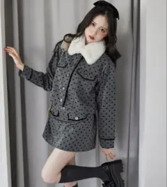 フェイクファー襟パイピングジャケット＆ベルト付きパイピングミニスカート