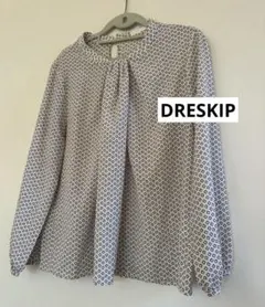 DRESKIP ボウタイ風タックデザインブラウス