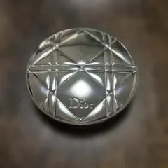 Dior ヌードエアーパウダー　002