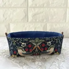 Item thumbnail for item e225509e-35ae-43db-9c24-1c969056e3a6