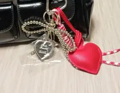 値下げ〖新品未使用〗赤いハートチャームが可愛いキーホルダー　推し活　赤