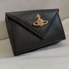 新品未使用 VivienneWestwood 三つ折り財布 165VW748 レディース・メンズVivienne Westwood 三つ折り財布 ブラック ミニ