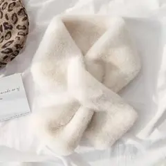 【年末セール】【ベージュ】新品　マフラー　フェイクファー　ふわふわ　防寒