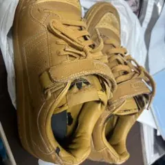 adidas ブラウン スニーカー