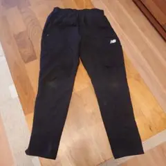 New Balance ブラックジャージパンツ