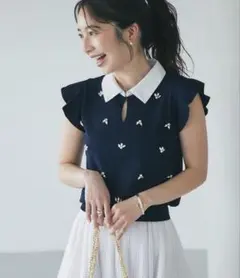 試着のみ！クールタッチ　ビジュー付きニット　ラブティックボンボンのサムネイル