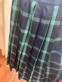 ネイビーとグリーンのチェック プリーツスカート