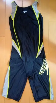 speedo スポーツ用水着 黒/グレー/黄色