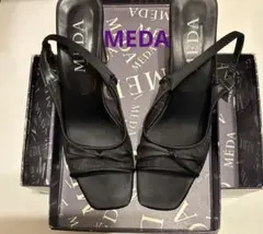 MÉDA ブラックサンダル オープントゥ