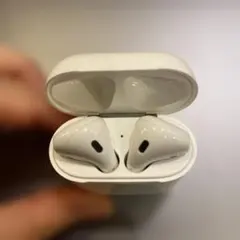 【ジャンク品】AirPods第二世代 ホワイト 充電ケース付き