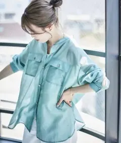 【美品】le.coeur blanc★シアーオーバーバンドカラーシャツ 水色