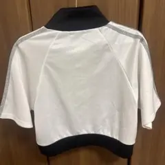 リボン刺繍入りショート丈トラックジャケット