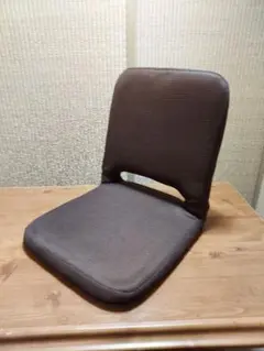ブラウン　茶色　背もたれ付き座椅子　折り畳み可能