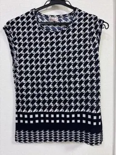 フレンチスリーブ　ブラウス　千鳥柄　昭和レトロ　古着　白　濃紺