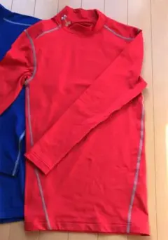お値下げしました‼️アンダーアーマー サイズSM 赤