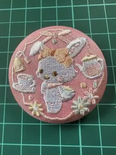 サンリオキャラクターズ 刺繍缶バッジ ウィッシュミーメル