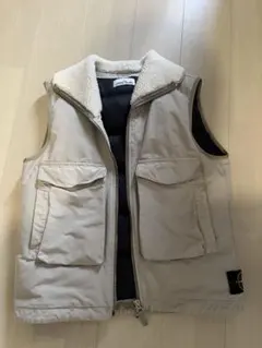 美品STONE  ダウンベスト Sサイズ archive ホワイト 美品STONE ISLAND ダウンベスト Sサイズ archive ホワイト - メルカリ